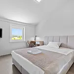 Villa Ana